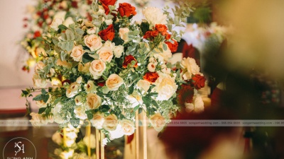 Trang trí tiệc cưới bằng hoa lụa: Tiết kiệm chi phí mà không kém phần sang trọng