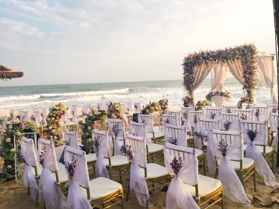 trang trí tiệc cưới trên biển